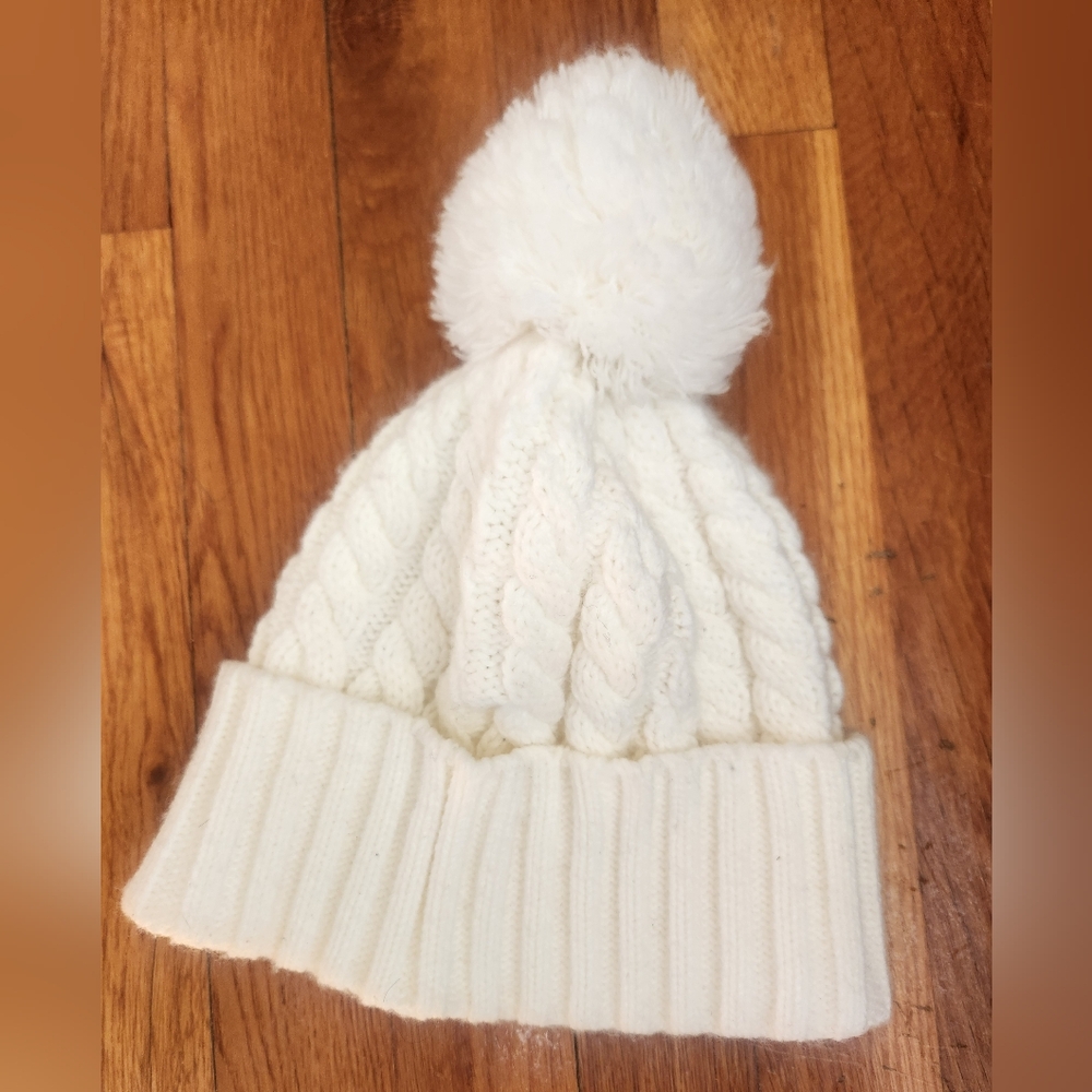 Kate Spade White Cable Knit Beanie Hat With Pom Pom Unisex - One Size - Picture 2 of 8